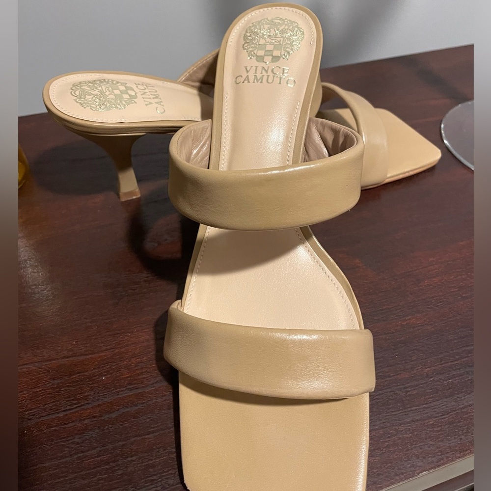 Vince Camaro Aslee Sandals